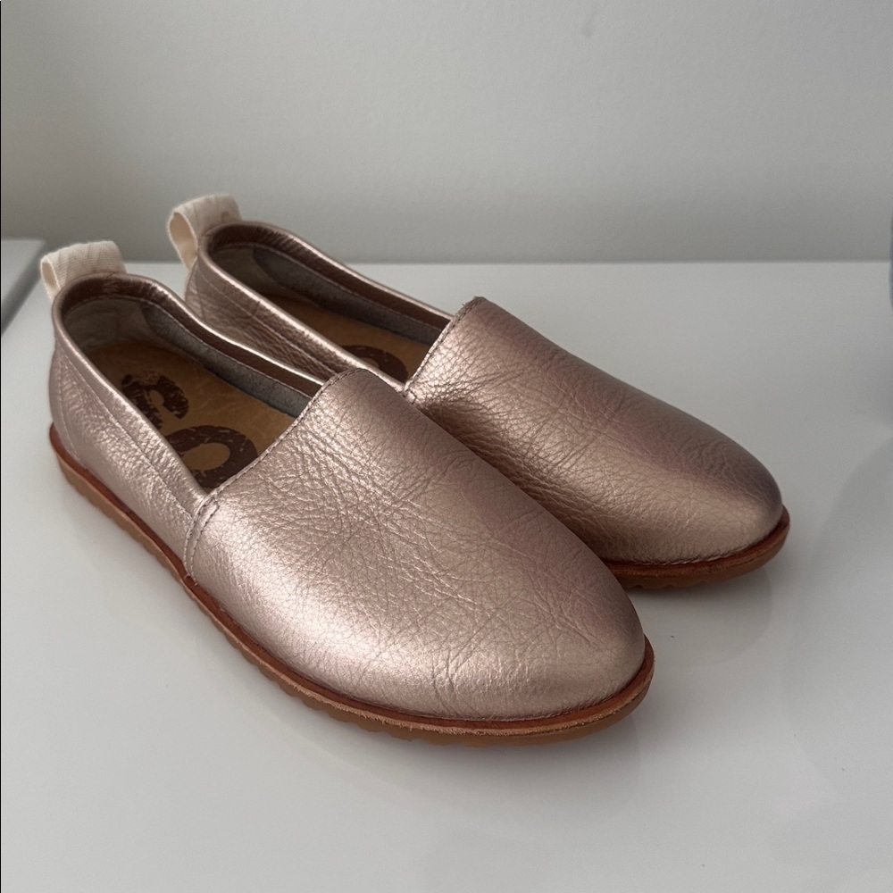 NWOT SOREL Ella Women's Rose Gold Metallic Slip-On Leather Loafers - Picture 1 of 5
